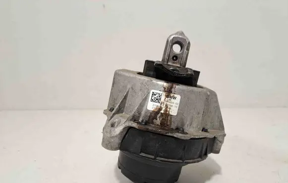Engine mount bracket