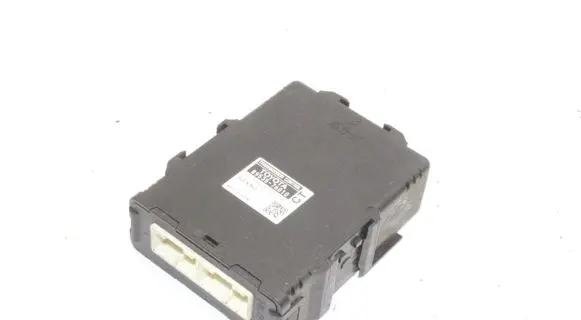 Toyota Prius+ (ZVW40) Gearbox control unit/module 8953576010