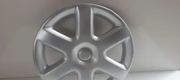 Mazda 323 F R14 wheel hub/cap/trim B21M37170 B21M37170A
