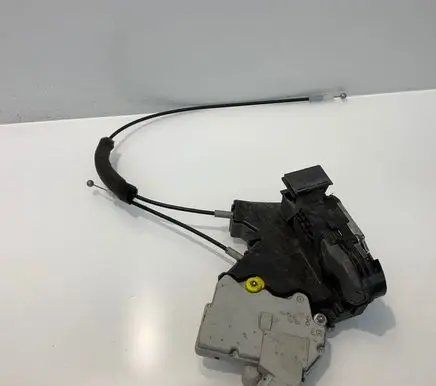 Nissan GT-R Front door lock 