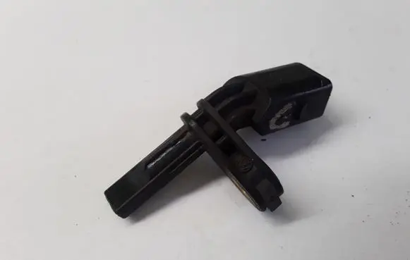 Volkswagen PASSAT B6 ABS brake wheel speed sensor 10071150693 7H0927803