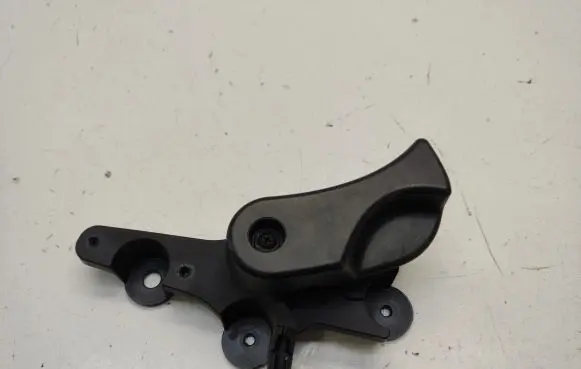 BMW 1 E81 E87 Engine bonnet (hood) release handle 7067086