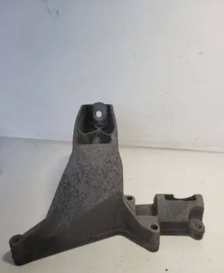 BMW 3 E46 Engine mounting bracket 6753225