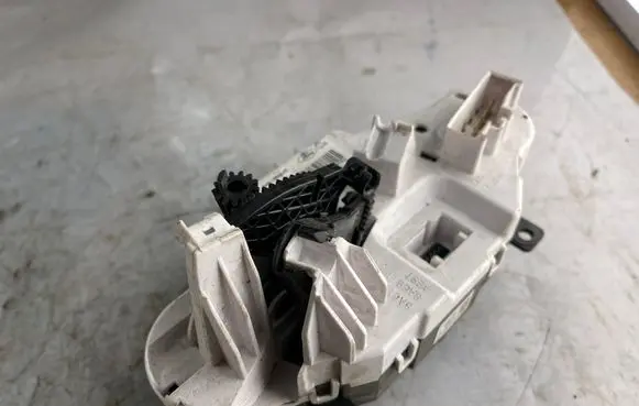Ford Fiesta Climate control unit 6a6118549ae