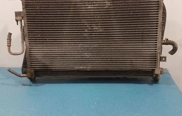 Ford Mondeo Mk III Coolant radiator