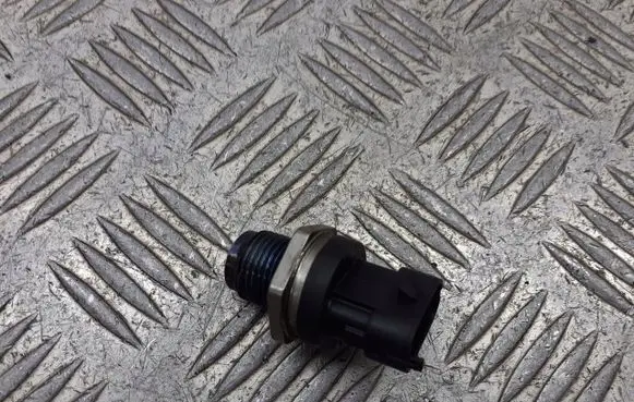 Opel Corsa C Fuel pressure sensor 