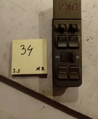 Volvo S40, V40 Rear seatbelt 30857313