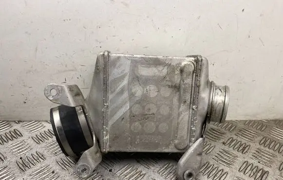 BMW 7 F01 F02 F03 F04 Intercooler radiator 7575403