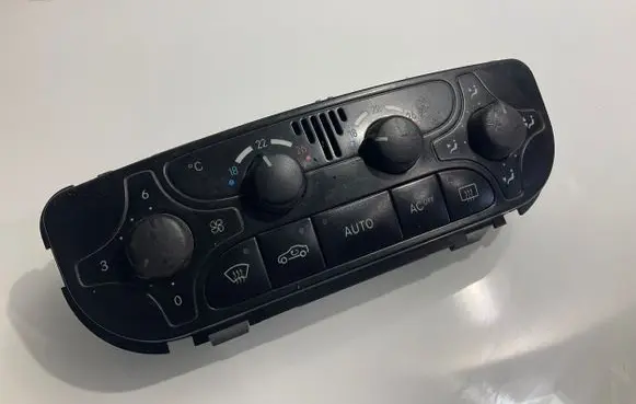 Mercedes-Benz CLK A209 C209 Climate control unit A2098300085 D361074 9140010497