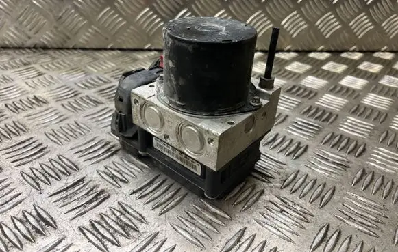 Skoda Fabia Mk1 (6Y) ABS Pump 6Q0907379AF