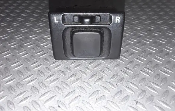 Suzuki Grand Vitara I Wing mirror switch