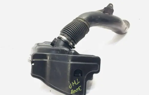 Peugeot 3008 II Intake resonator 