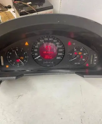 Mercedes-Benz E W211 Speedometer (instrument cluster) A2115403347 000300 110080283