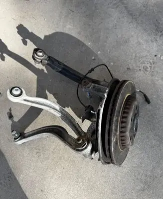 Mercedes-Benz E W213 Rear wheel hub spindle/knuckle A2133572600 A2113560000