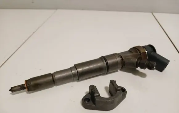 Fuel injector