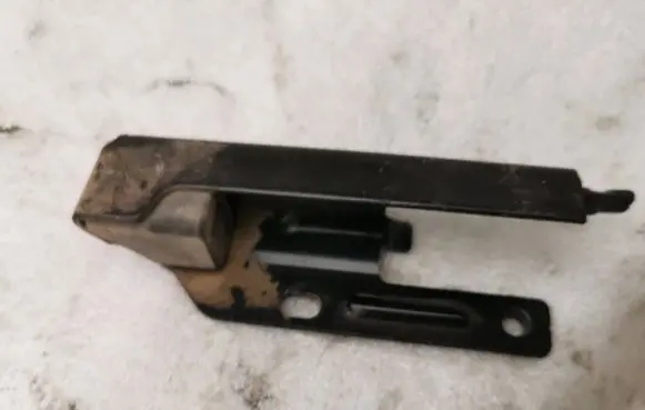 Opel Combo E Sliding door bottom rail 9821949180