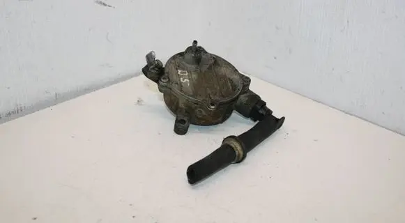Volvo S80 Vacuum pump 08658230