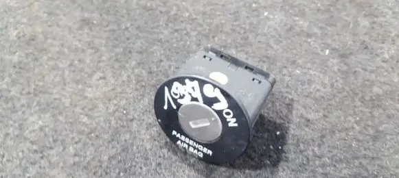 Hyundai i20 (PB PBT) Passenger airbag on/off switch 378090