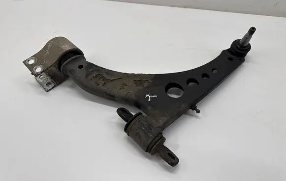 Opel Insignia B Front lower control arm/wishbone 84198829