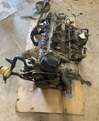 Lexus IS 200-300 Engine