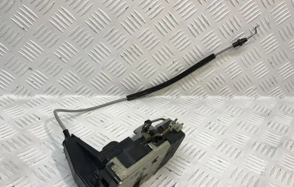 Peugeot 307 Front door lock 23973158