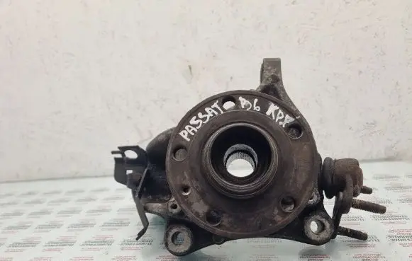 Volkswagen PASSAT B6 Front wheel hub spindle knuckle 3C0402257