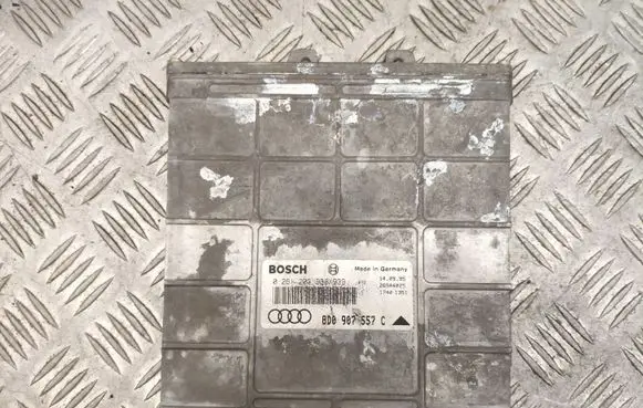 Audi A4 S4 B5 8D Engine control unit/module 8D0907557C