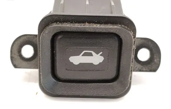 Tailgate opening switch