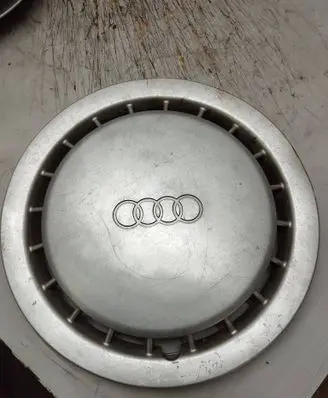 Audi 80 90 B3 R14 wheel hub/cap/trim 893601147