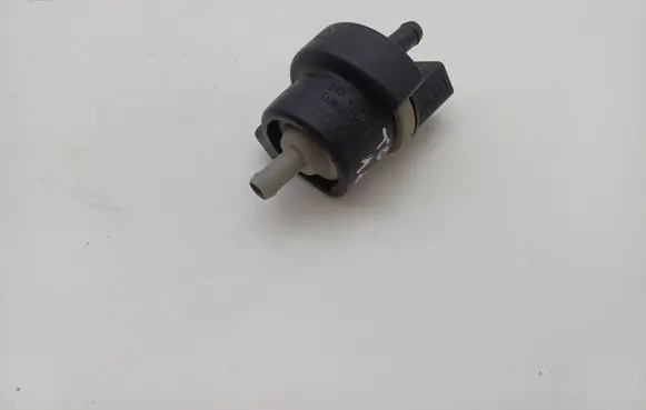 Volkswagen Touran I Valve vacuum 058133459 058133517B