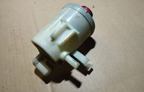 Honda CR-V Power steering fluid tank/reservoir