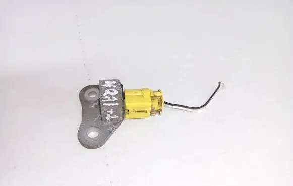 Nissan Qashqai+2 Airbag deployment crash/impact sensor