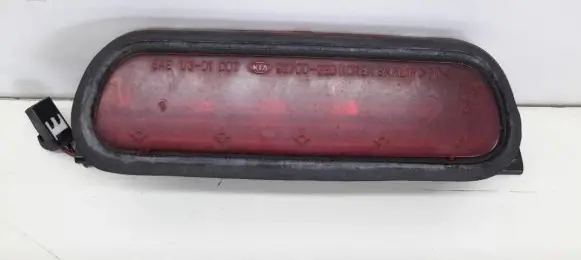 KIA Sorento Third/center stoplight 927003E0 U301D0T