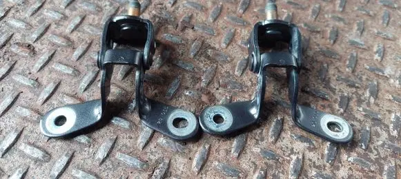 Dodge Durango III Tailgate/trunk/boot hinge 20035