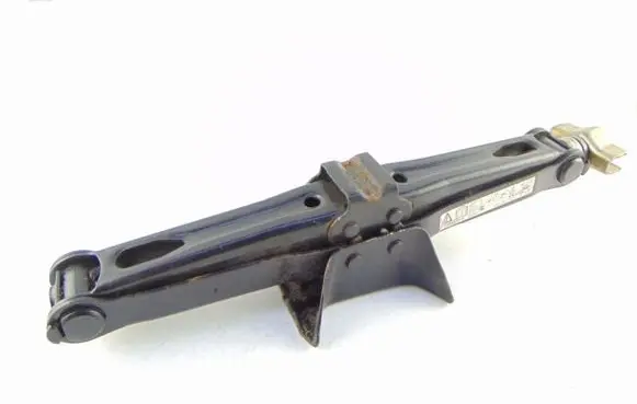 Renault Megane I Spare wheel mounting bracket 
