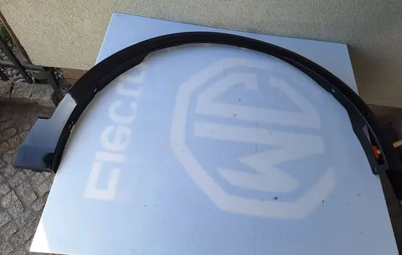 Ford Explorer EV Front arch trim R2KB16D238B