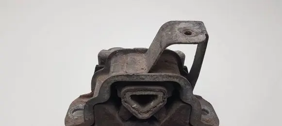 Citroen Nemo Engine mount bracket