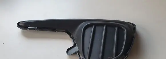 Toyota Yaris Front bumper lower grill