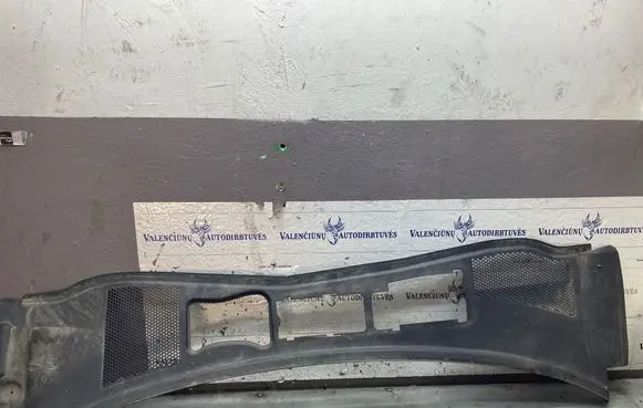 Volkswagen PASSAT B5.5 Wiper trim 3B1819417D