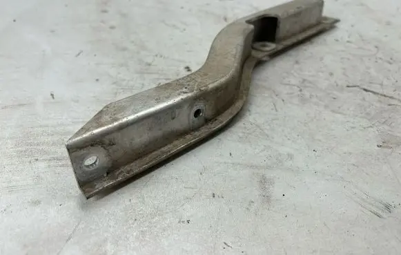 BMW 5 F10 F11 Radiator mount bracket 7583120
