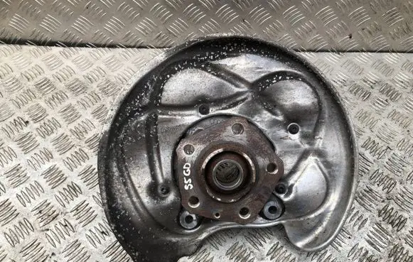 Rear wheel hub