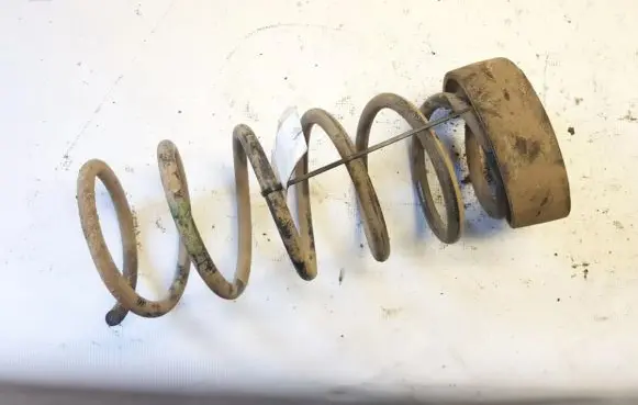 Volkswagen PASSAT B4 Front coil spring