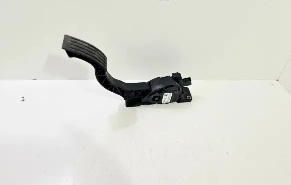 Volvo V40 Accelerator throttle pedal 31280595