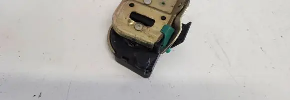 Chrysler Voyager Sliding door lock 
