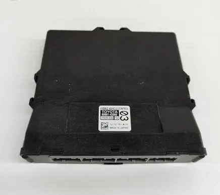 Toyota RAV 4 (XA40) Engine control unit/module 8998142060 2190004080