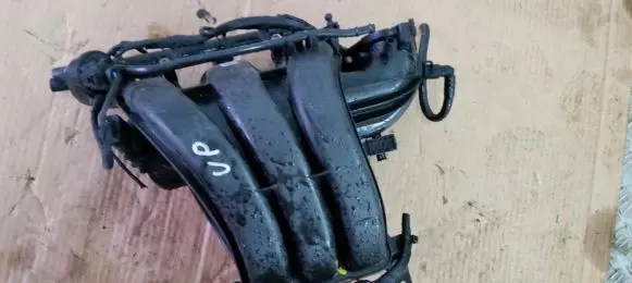 Volkswagen Up Intake manifold 04C133201H
