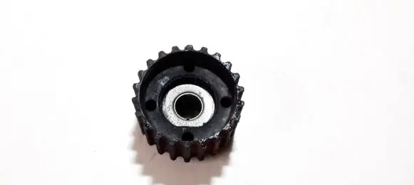Volkswagen PASSAT B5 Crankshaft pulley 038105263f