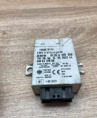 BMW 5 E39 Immobilizer control unit/module 6905668 110187