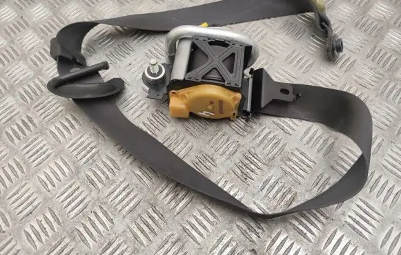 Honda Accord Front seatbelt TKAH3EJ489 E40437141