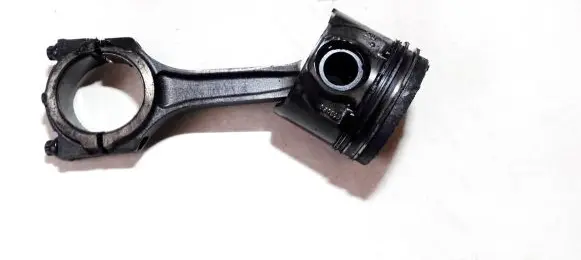 Ford Mondeo Mk III Piston with connecting rod 246558